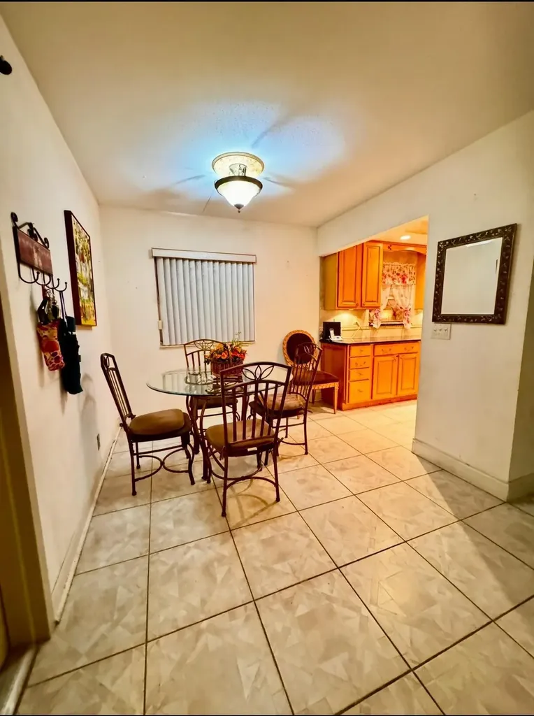 280 Flanders Delray Beach FL 33484