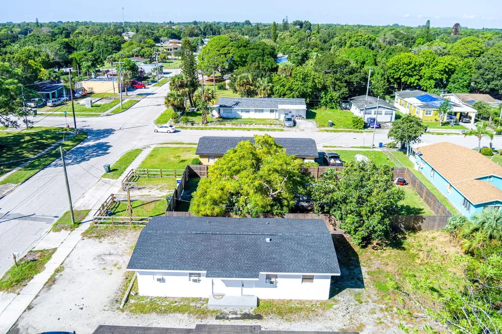 2108 Avenue E Fort Pierce FL 34950