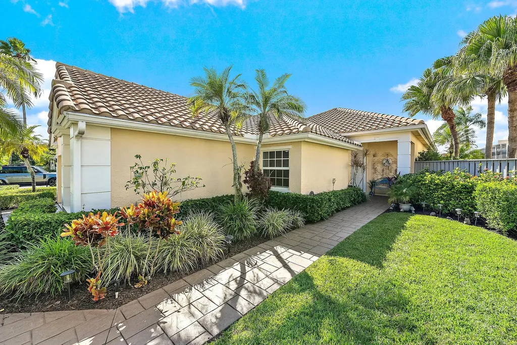 718 Pinehurst Way Palm Beach Gardens FL 33418