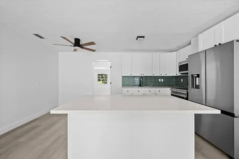 905 SE 10th Street Stuart FL 34994