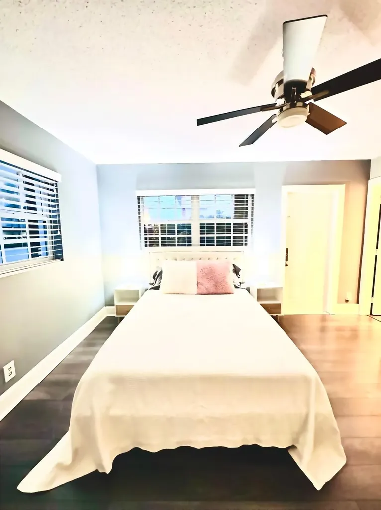 2424 NE 9th Street Fort Lauderdale FL 33304