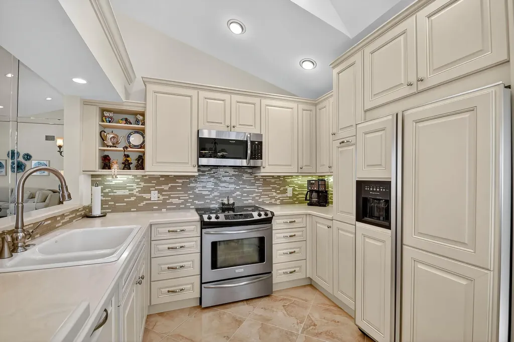 9333 Heathridge Drive West Palm Beach FL 33411
