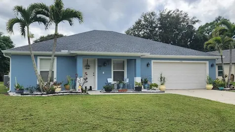 562 SE Majestic Terrace Port St Lucie FL 34983