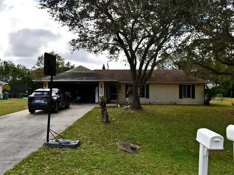 7005 Ocala Avenue Fort Pierce FL 34951