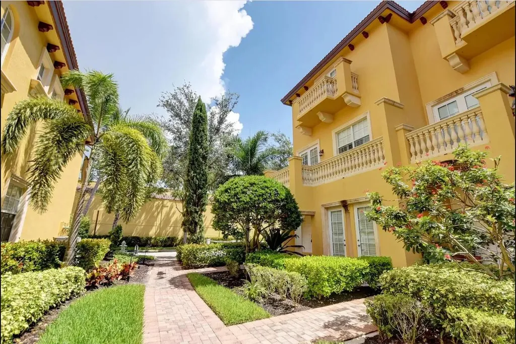 545 NE 69th Circle Boca Raton FL 33487