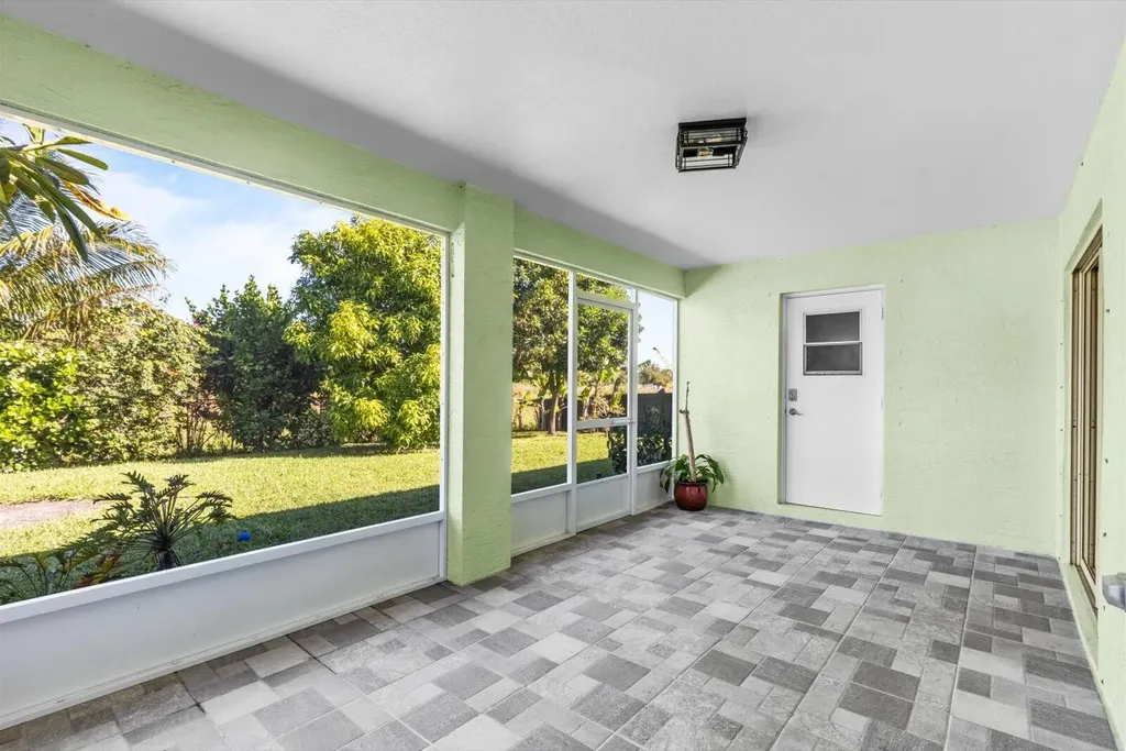 873 SW Tulip Boulevard Port St Lucie FL 34953