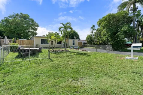 200 Plum Tree Drive Lake Worth FL 33462
