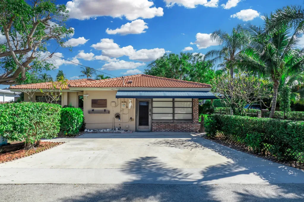 815 South Road Boynton Beach FL 33435
