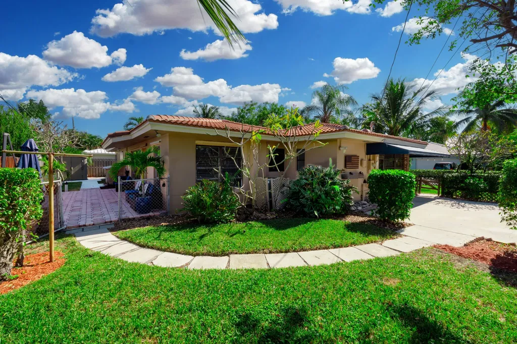815 South Road Boynton Beach FL 33435