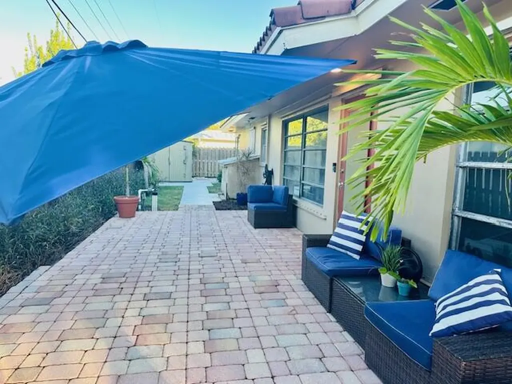 815 South Road Boynton Beach FL 33435