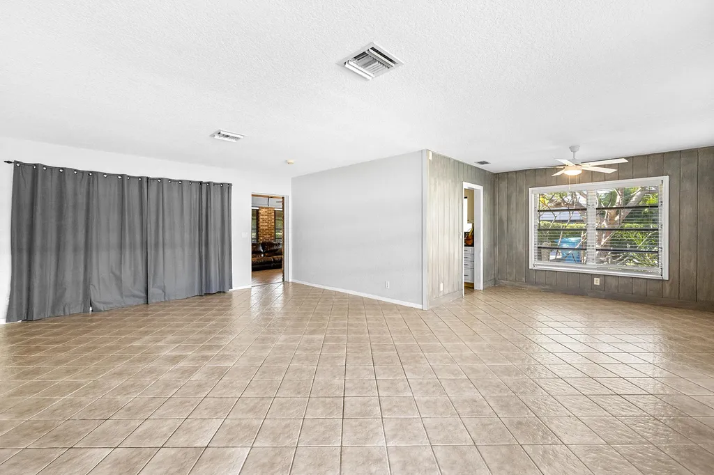 815 South Road Boynton Beach FL 33435