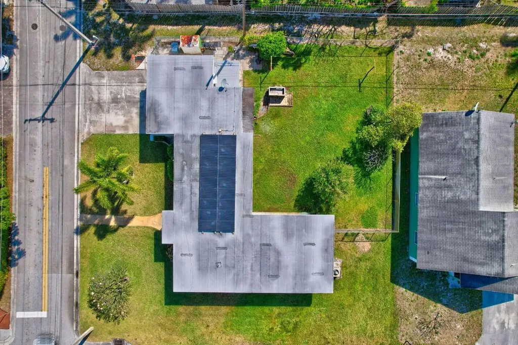 609 16th Avenue N Lake Worth Beach FL 33460