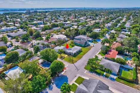 609 16th Avenue N Lake Worth Beach FL 33460