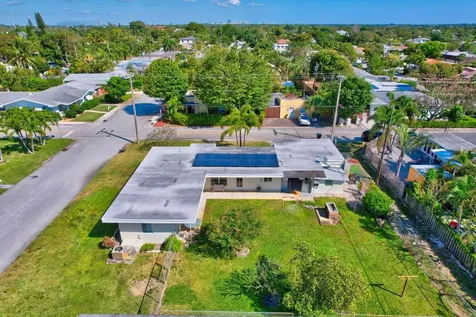 609 16th Avenue N Lake Worth Beach FL 33460