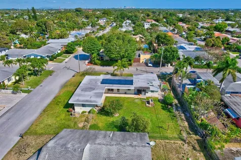 609 16th Avenue N Lake Worth Beach FL 33460