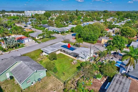 609 16th Avenue N Lake Worth Beach FL 33460