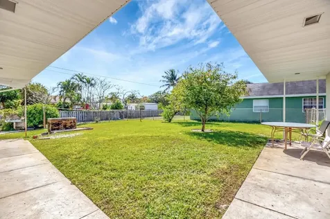 609 16th Avenue N Lake Worth Beach FL 33460