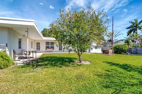 609 16th Avenue N Lake Worth Beach FL 33460