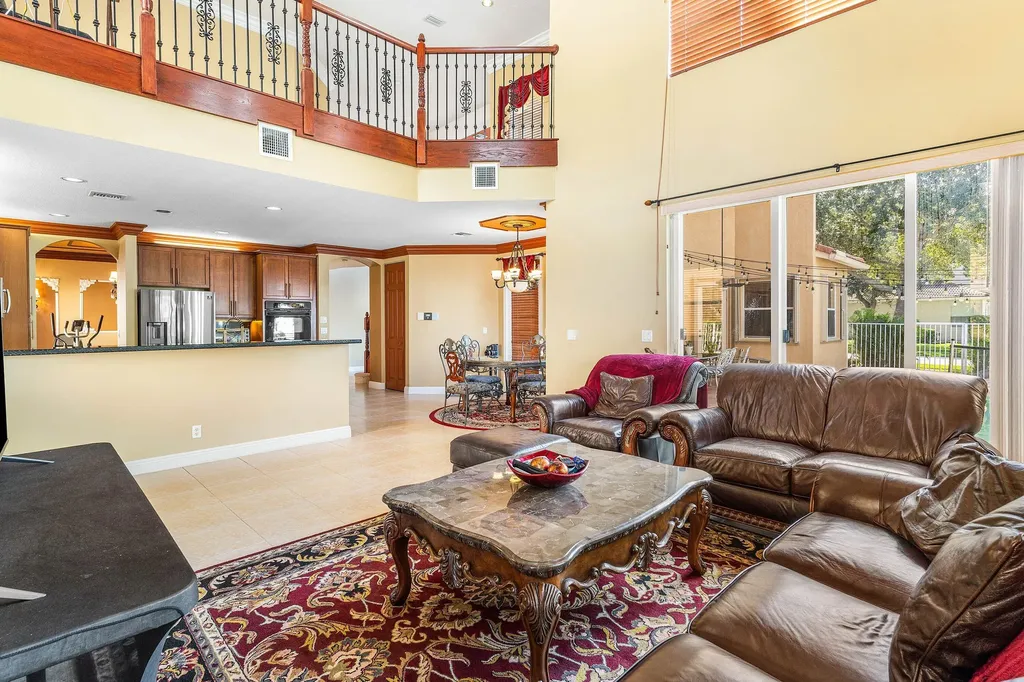 9915 Via Bernini Lake Worth FL 33467