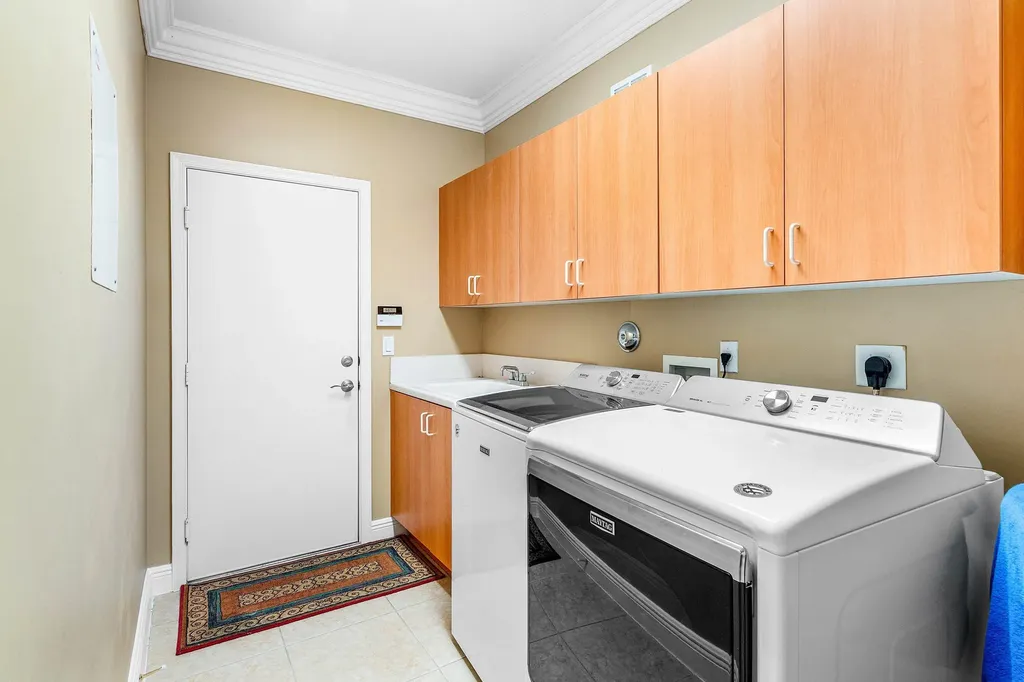 9915 Via Bernini Lake Worth FL 33467