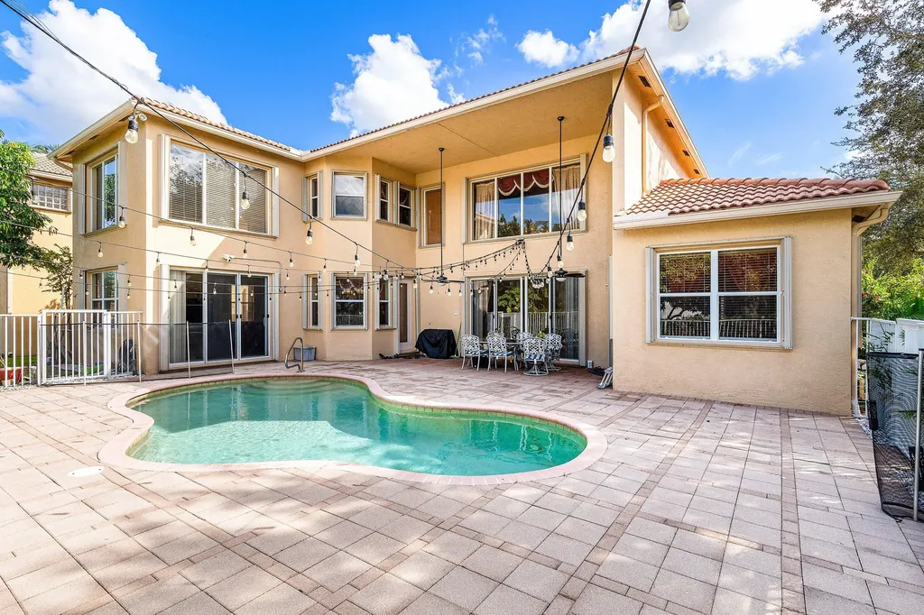 9915 Via Bernini Lake Worth FL 33467