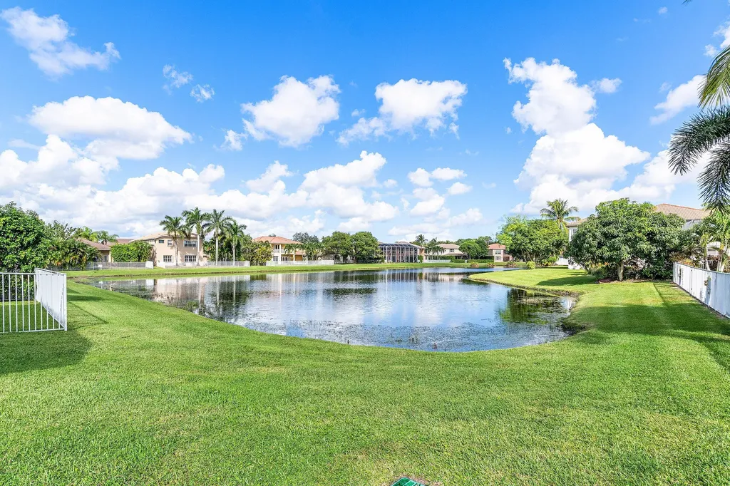 9915 Via Bernini Lake Worth FL 33467