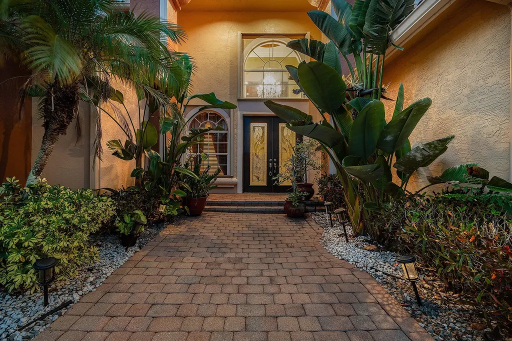 9915 Via Bernini Lake Worth FL 33467