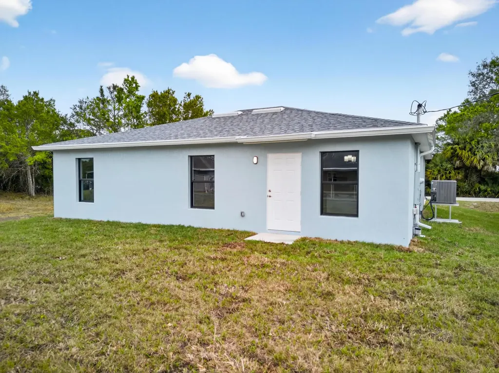 2875 NW 32nd Avenue Okeechobee FL 34972