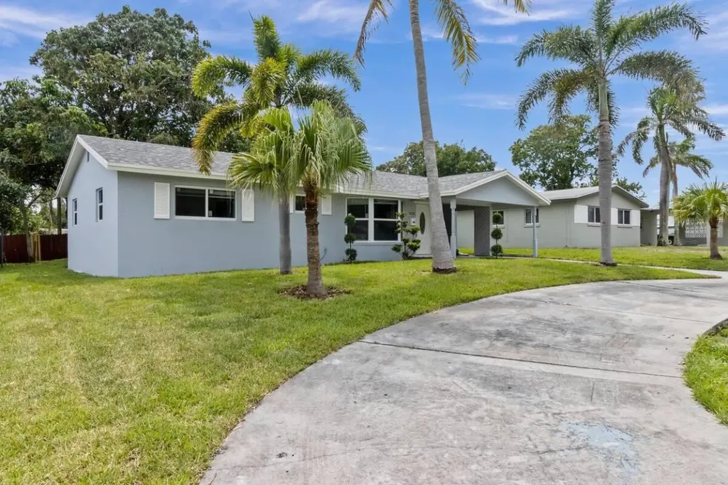 426 SW 8th Avenue Boynton Beach FL 33435