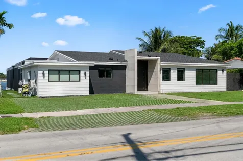 2511 NE 209th Terrace Miami FL 33180