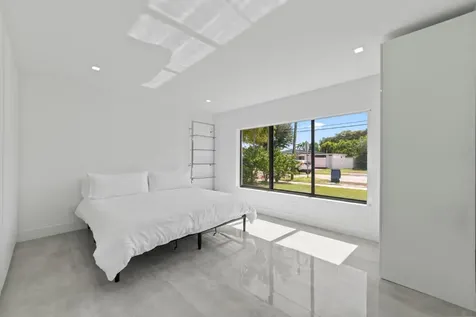 2511 NE 209th Terrace Miami FL 33180