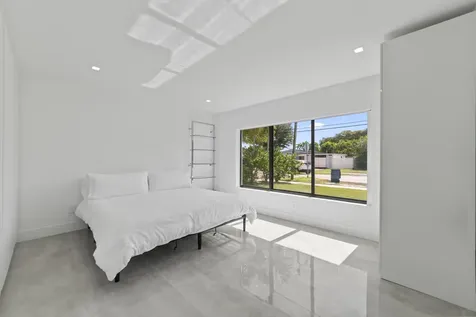 2511 NE 209th Terrace Miami FL 33180