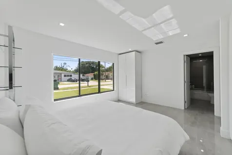 2511 NE 209th Terrace Miami FL 33180