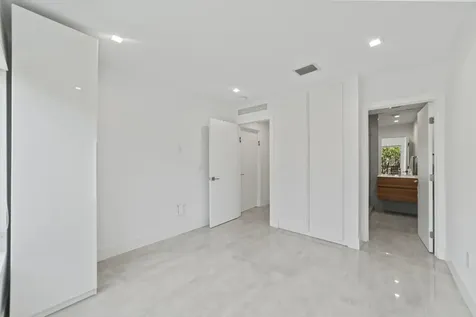 2511 NE 209th Terrace Miami FL 33180