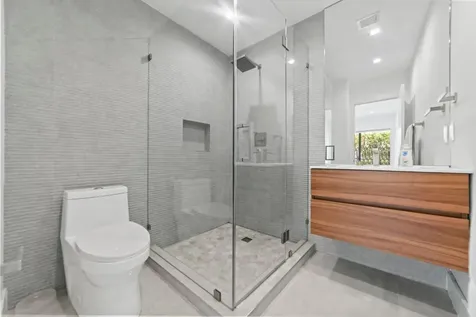 2511 NE 209th Terrace Miami FL 33180