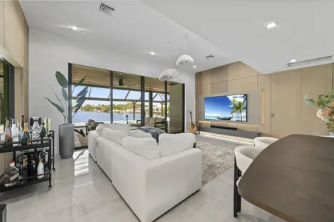 2511 NE 209th Terrace Miami FL 33180