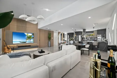 2511 NE 209th Terrace Miami FL 33180