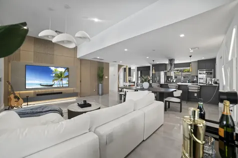 2511 NE 209th Terrace Miami FL 33180