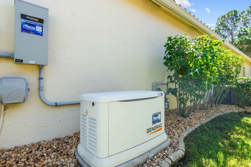 319 NW Treeline Trace Port St Lucie FL 34986