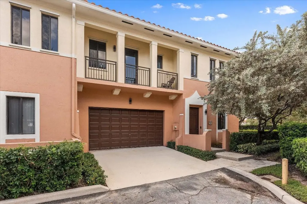 2426 Venetian Way Boynton Beach FL 33426
