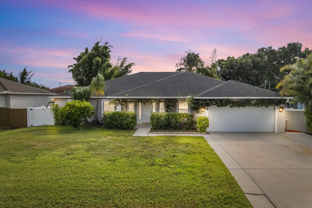 1074 SW Eckard Avenue Port St Lucie FL 34953