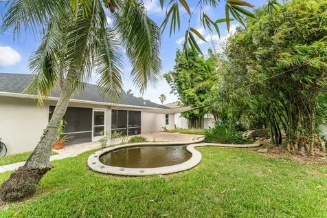 1074 SW Eckard Avenue Port St Lucie FL 34953