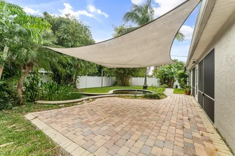 1074 SW Eckard Avenue Port St Lucie FL 34953