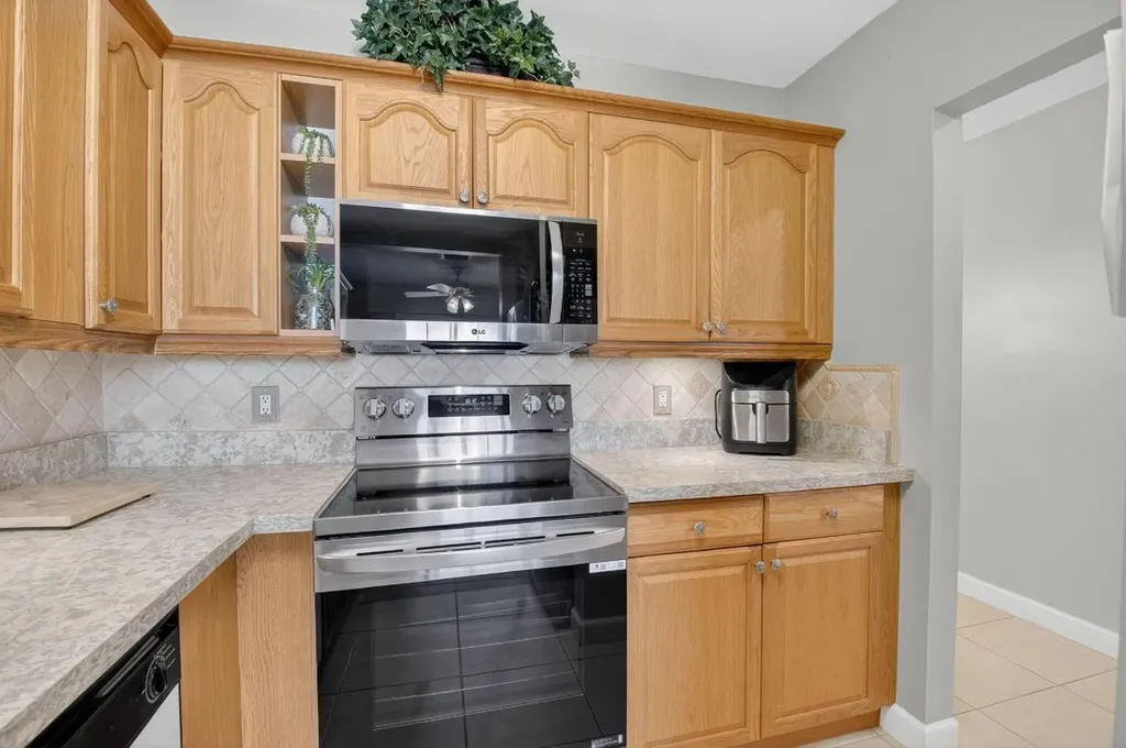 1141 Violet Terrace Delray Beach FL 33445
