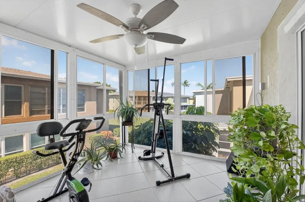 1141 Violet Terrace Delray Beach FL 33445