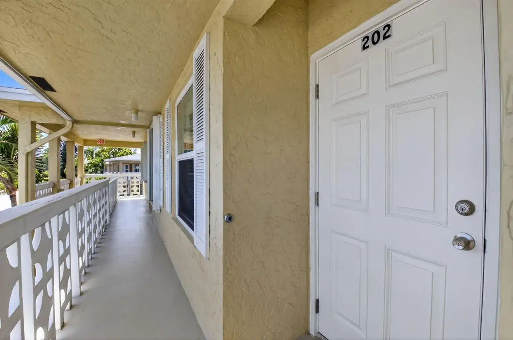 1141 Violet Terrace Delray Beach FL 33445
