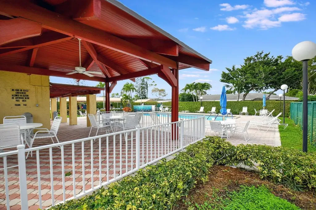 1141 Violet Terrace Delray Beach FL 33445