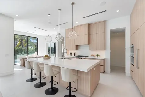 498 NE 6th Street Boca Raton FL 33432