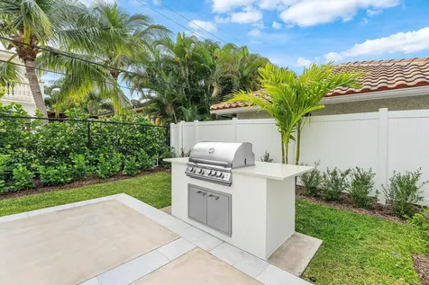 498 NE 6th Street Boca Raton FL 33432