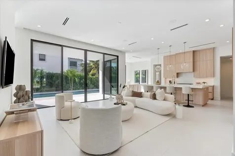 498 NE 6th Street Boca Raton FL 33432